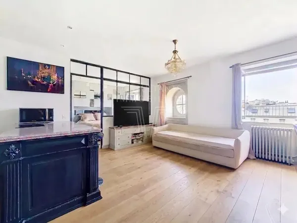 Paris 8e Avenue Marceau Élégant 2 pièces meublé avec vue