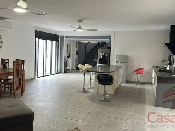 Maison mitoyenne 4 pièces 135 m²