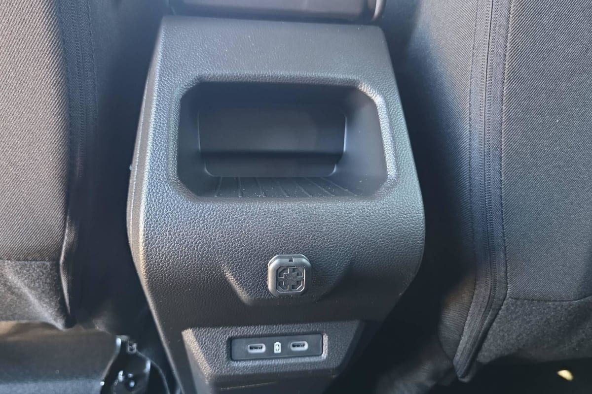 Dacia Duster — photo 24
