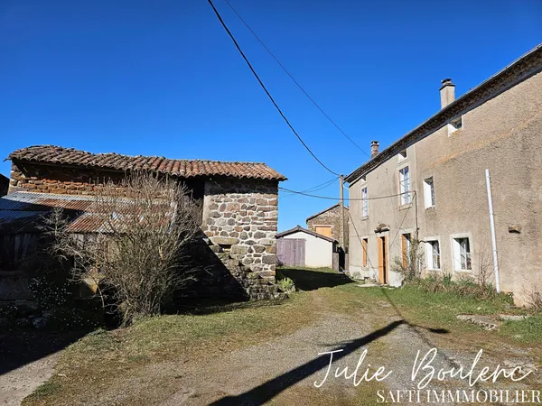 Maison avec dépendances dans charmant hameau