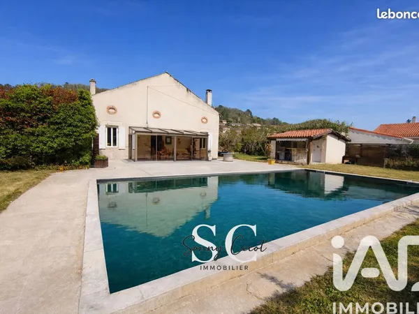 Propriété 7 pièces 252 m²