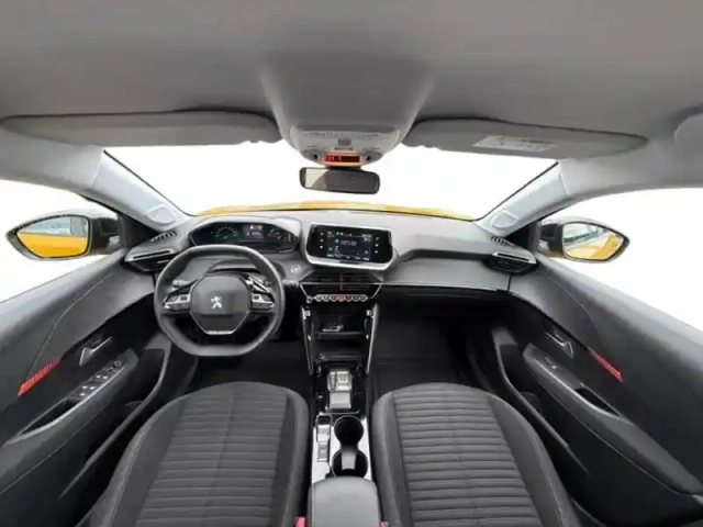 Peugeot 208 e- 136ch like — photo 13