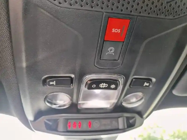 Peugeot 2008 electrique 50 kwh 136 ch — photo 18