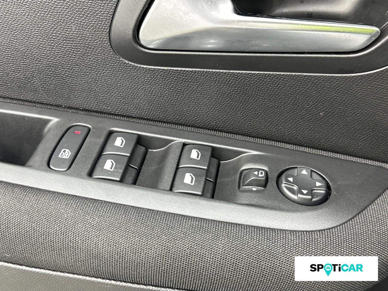 Peugeot 208 1.2 puretech 100ch s&s active — photo 19