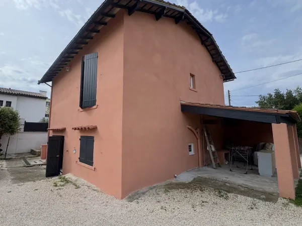 Villa proche centre, 2 appartements indépendant, , parking cli