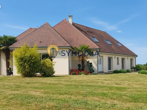 Propriété 10 pièces 243 m²