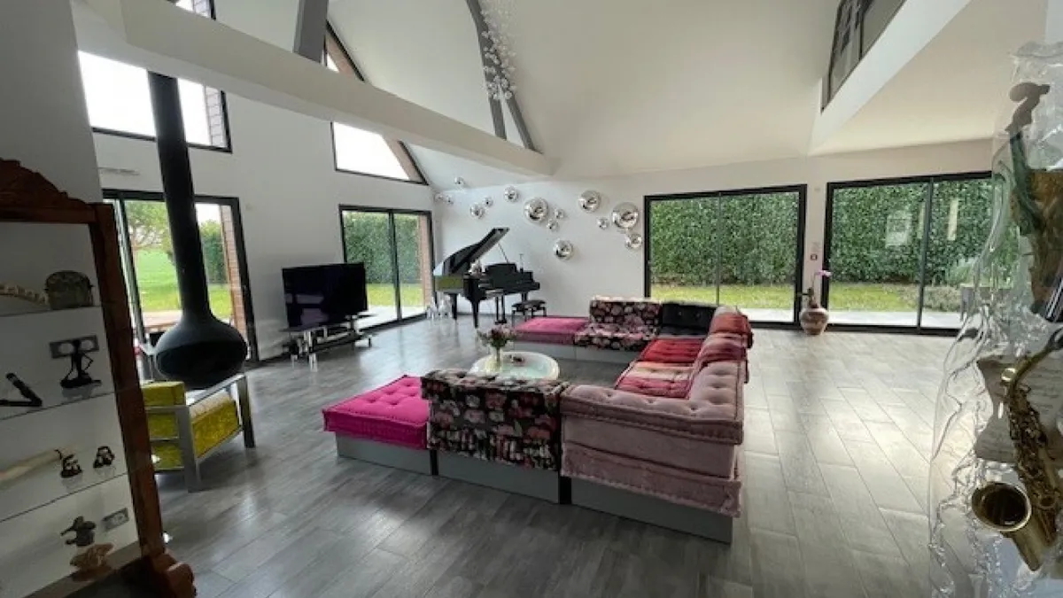 Photo 3
