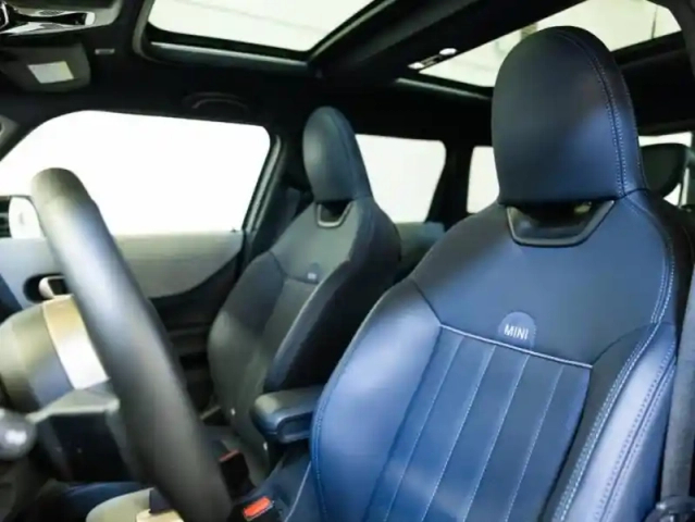 Mini Cooper 5 portes c 156ch classic dkg7 — photo 8