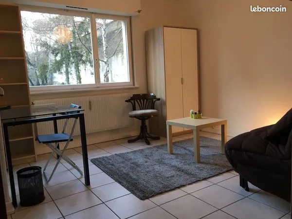 Studio en face de la HEAR, à 2minutes du tram, à 14 min de l'UHA
