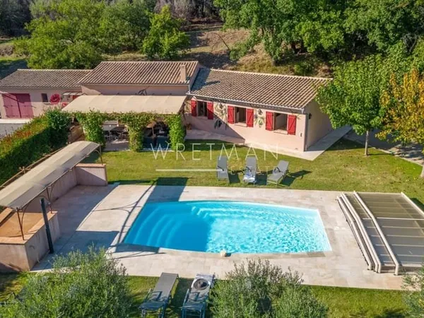 Villa récente de plain-pied au calme absolu - Vidauban