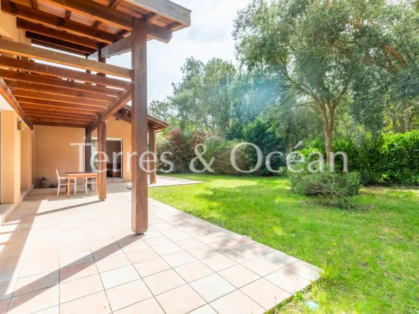 Soustons-Plage, Villa sur le golf de Pinsolle au bord des pl