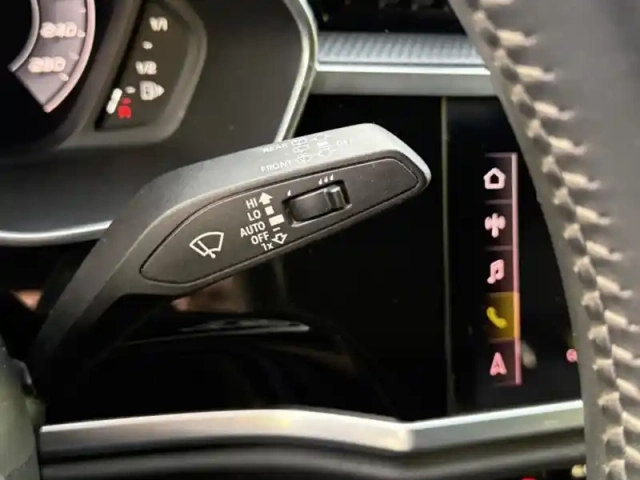 Audi Q3 35 tfsi 1.5 150 s line s-troni — photo 19