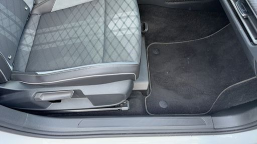 Volkswagen Golf 1.5 eTSI 130 DSG7 - R-Line – 2022 – 39538 km – Hybride essence – Boîte Automatique — photo 18