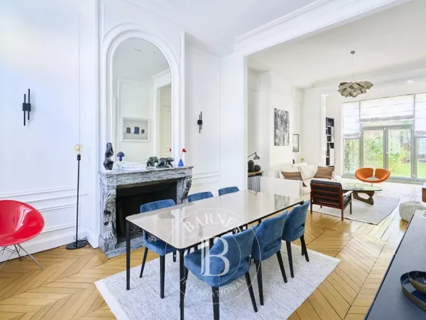 Maison de Maître au coeur de Lille Jardin garage et studio indép