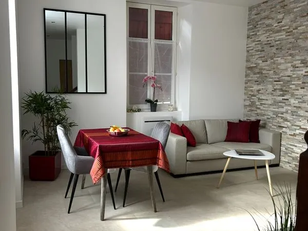 Maison avec jardin garage et dépendance