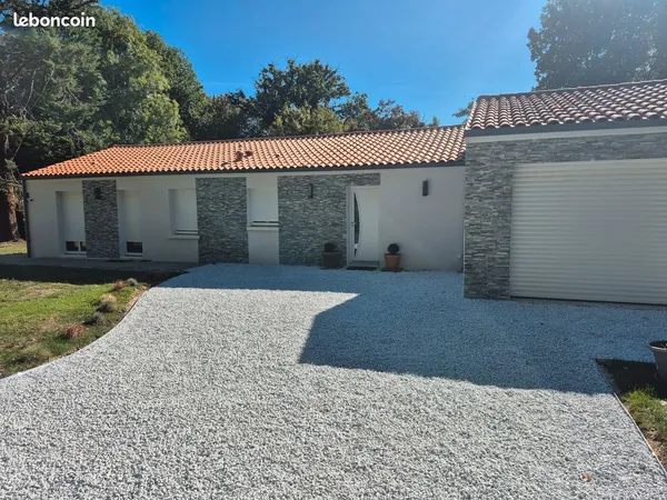 Maison de plain pied avec piscine - La Piaudrie