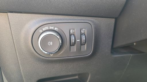 Opel Adam 1.4 87 - Rocks – 2018 – 129788 km – Essence – Boîte Manuelle — photo 6