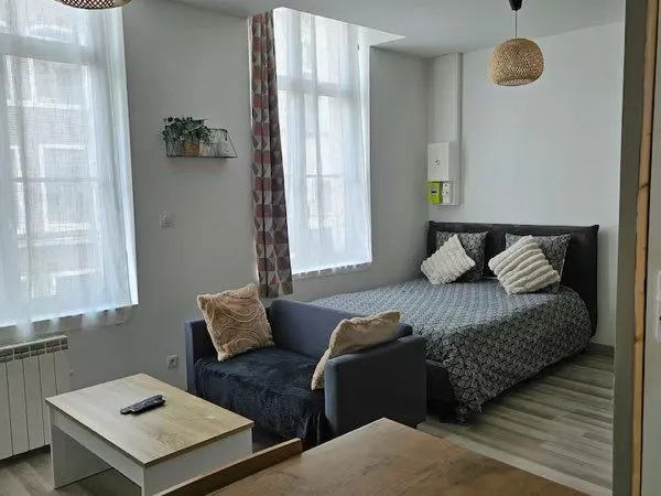 Studio toutes charges comprises