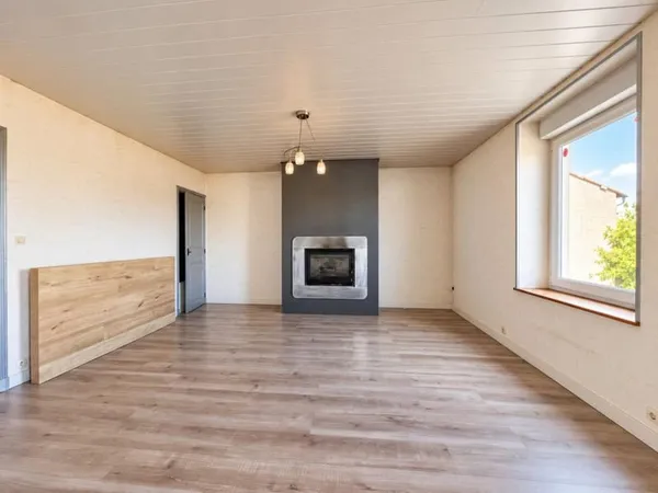 Maison 203 m² - 5 chambres - Terrain 2 610 m² - Garage et dépendances