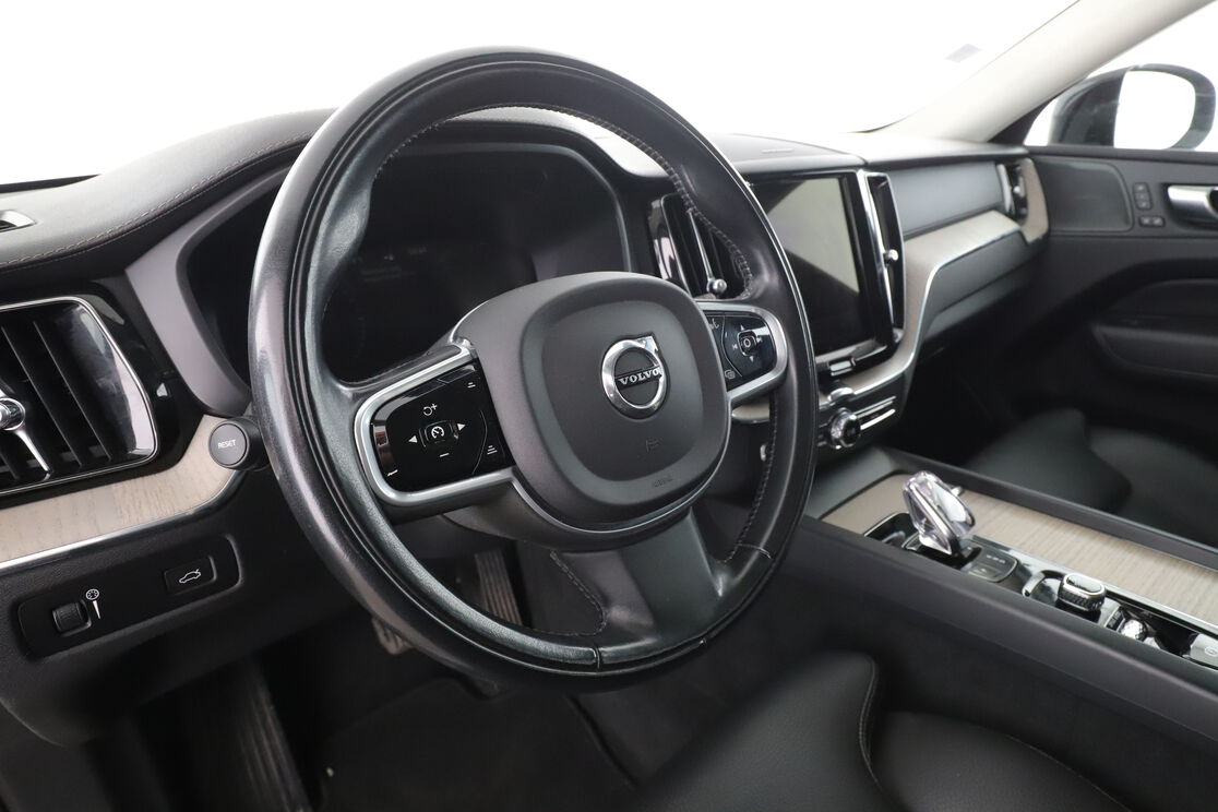 Volvo XC60 2.0 B4 AWD Geartronic 8 — photo 10