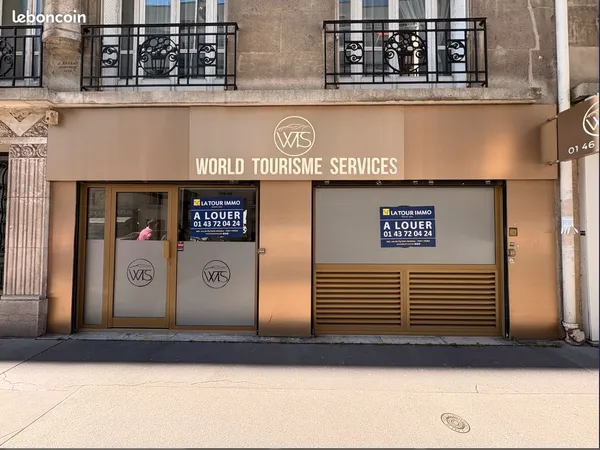 Bureaux 45 m² pignon sur rue - Rue Catulle Mendès - 2 100 /mois