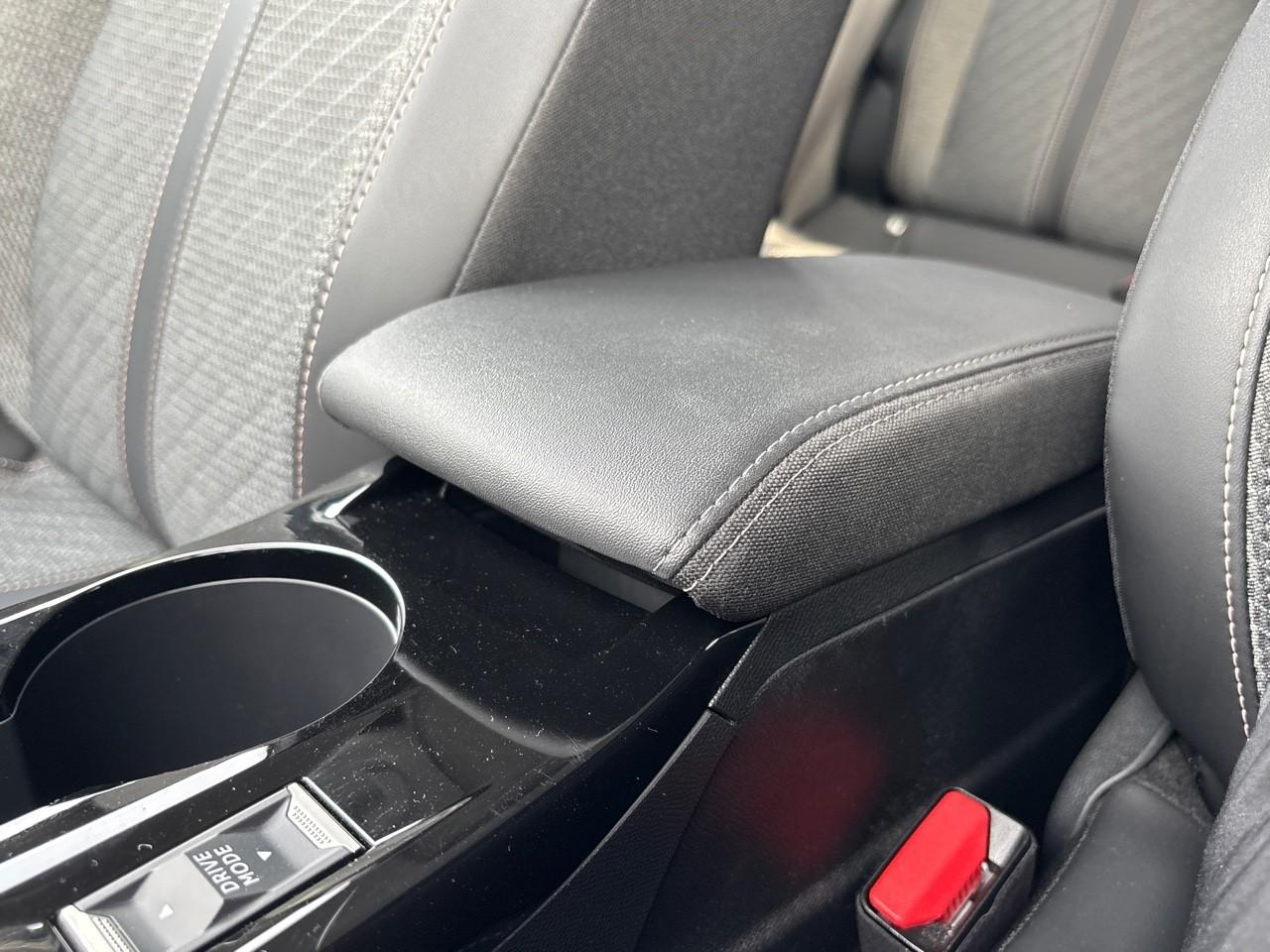 Peugeot 208 1.2 hybrid 110ch allure e-dcs6 — photo 28