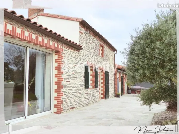 Longère 5 pièces 137 m²