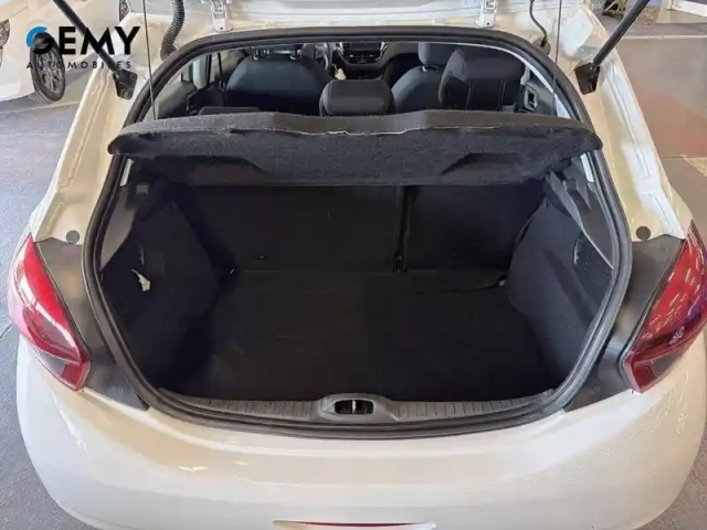 Peugeot 208 1.2 puretech 82ch bvm5 — photo 6