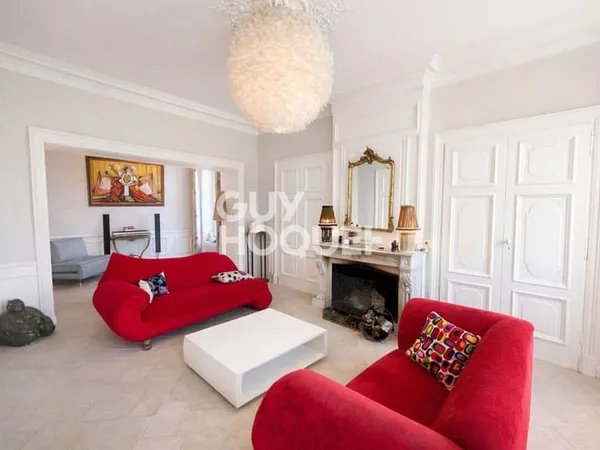 Maison 9 pièces 304 m²
