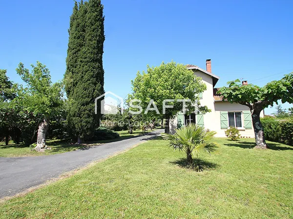 Maison de qualité - Tout de plain-pied - Superbe extérieur - 4 chambres - 2 SDB et 2 WC