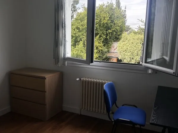 Loue chambre chez l'habitant - 13m²