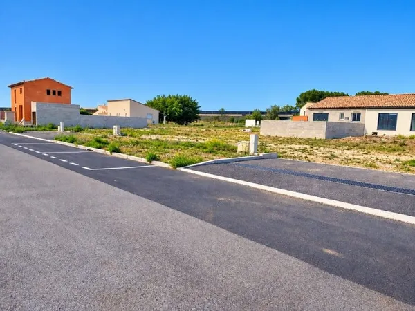 Terrain 280 m²