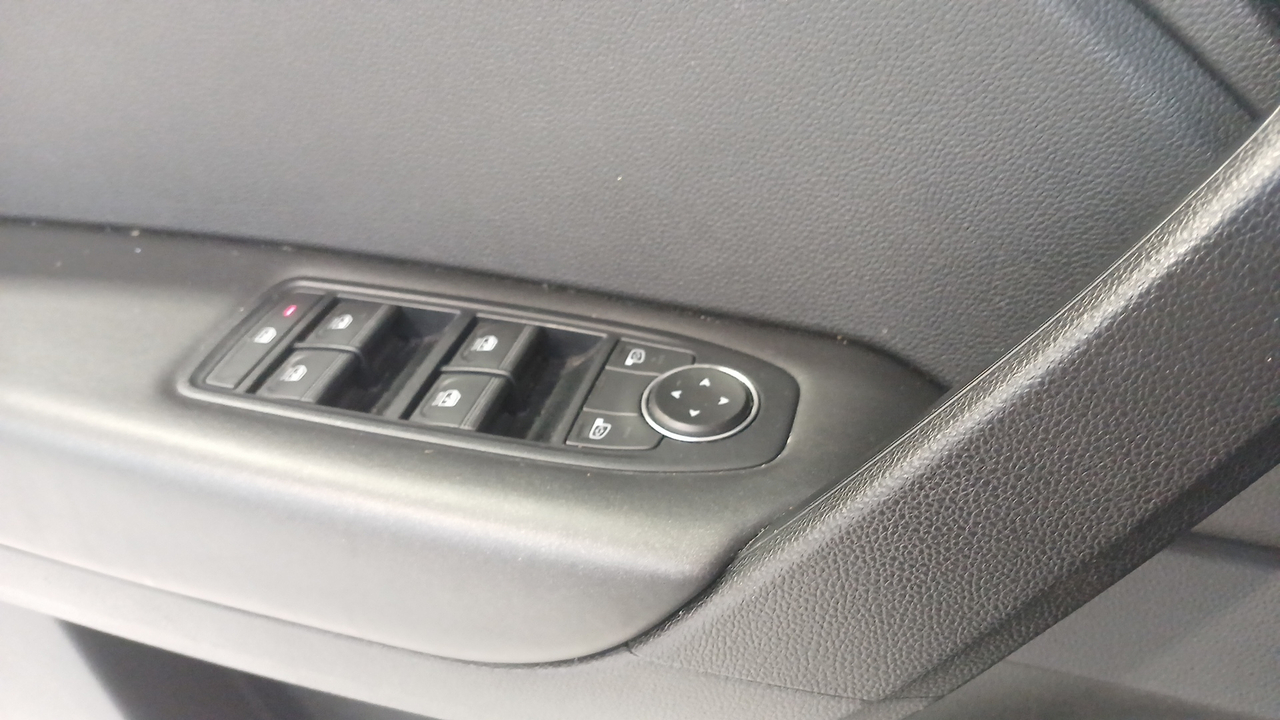 Renault Captur E-Tech full hybrid 145 — photo 17