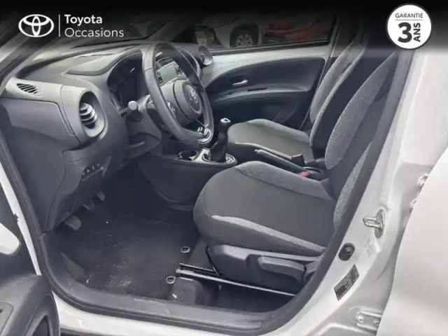 Toyota Aygo x 1.0 vvt-i 72ch dynamic my23 — photo 11