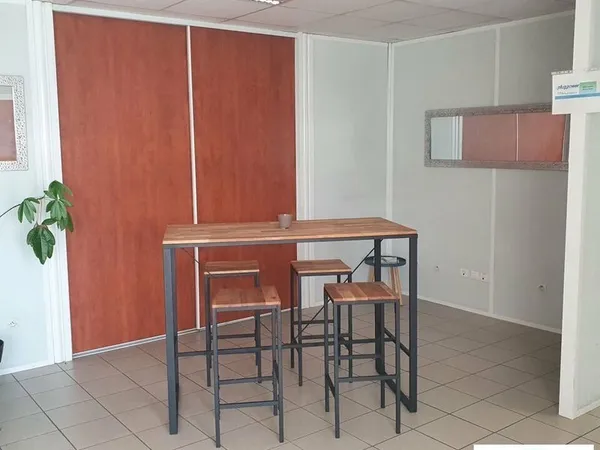 Bureaux 199 m² SAINT EGREVE