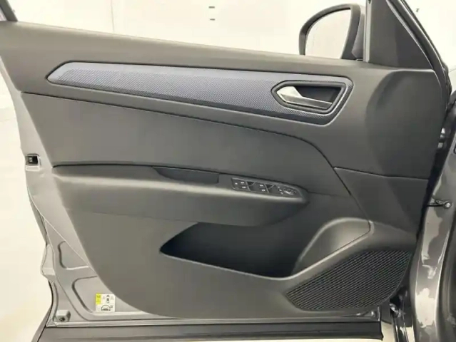 Renault Arkana 1.3 tce mild hybrid 140ch evolution edc — photo 11