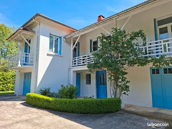 Maison - 6 pièces - 185m²