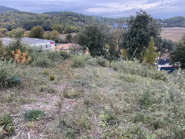 Terrain constructible - FLASSANS-SUR-ISSOLE