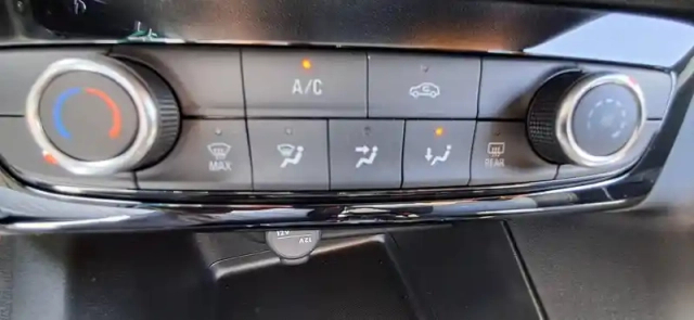 Opel Corsa 1.2 turbo hybrid 110 ch autom — photo 8
