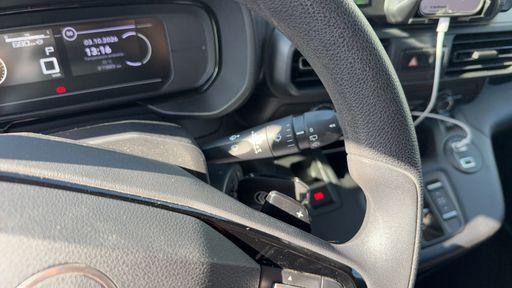 Citroen Berlingo Fourgon XL 1.5 BlueHDi 130 EAT8 - Van – 2025 – 27389 km – Diesel – Boîte Automatique — photo 3