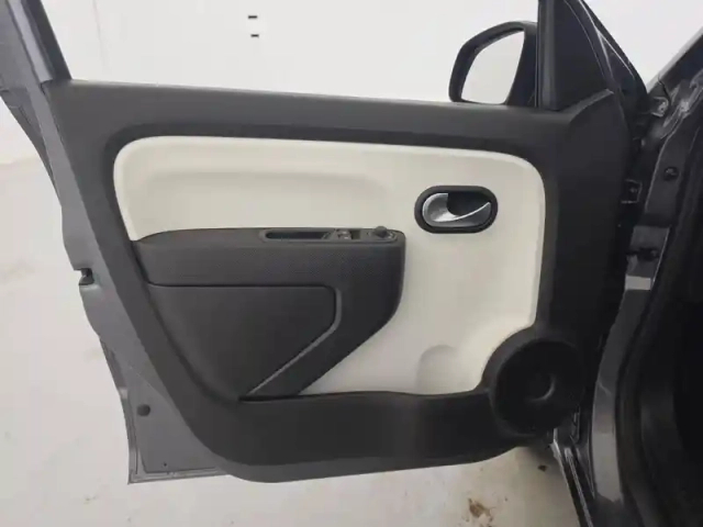 Renault Twingo iii sce 65 - 21 — photo 13