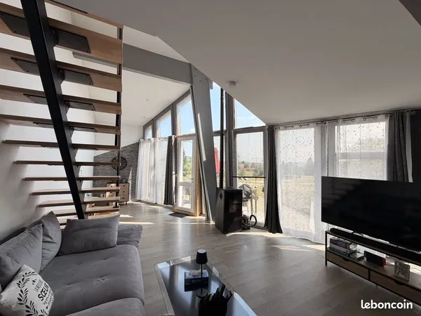 Loft 5 pièces 135 m²