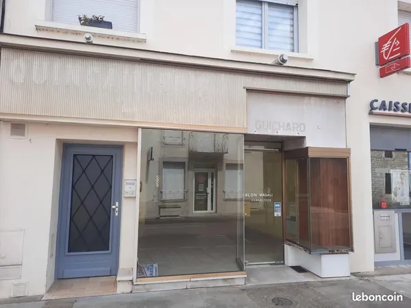 Local hôtel 70 m²