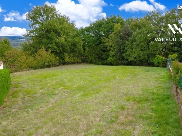 Terrain 1282 m² Salignac-Eyvigues
