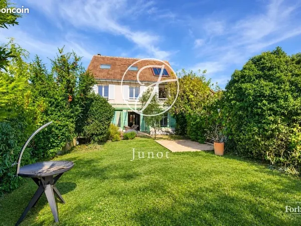 Maison 9 pièces 212 m²