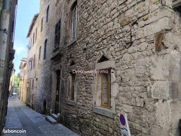 Immeuble 17 pièces 420 m²