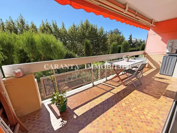 Vente appartement 3 pièces Ste Maxime proche centre avec par