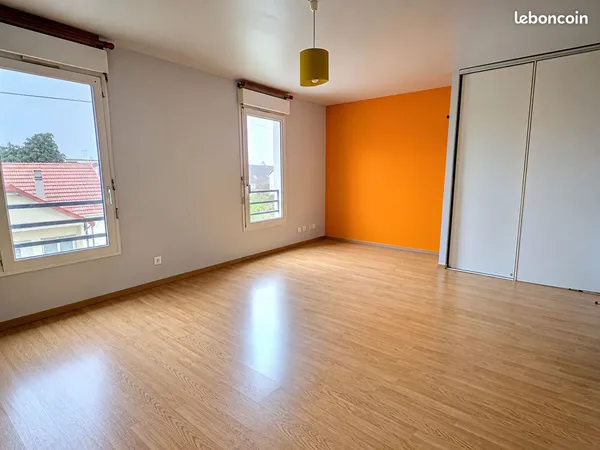 Studio 1 pièce 28 m²