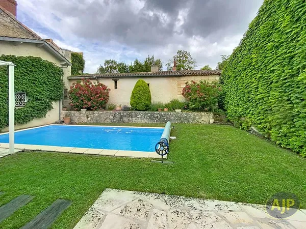 Blanquefort, Maison en pierres de taille 5 pièces 142 m2