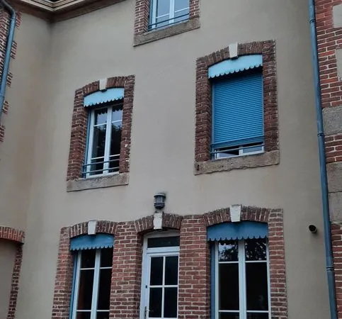 TRIPLEX 78m2 St-Etienne - Bellevue - La Jomayère - avec terrasse et cour